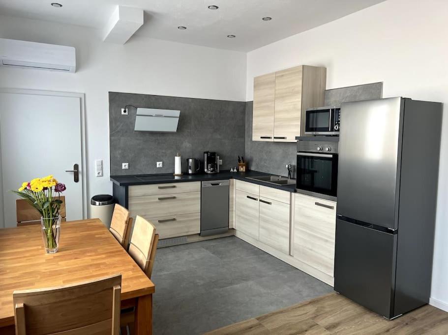 Moderne, Stilvolle Ferienwohnung In Eich Eich  Eksteriør billede